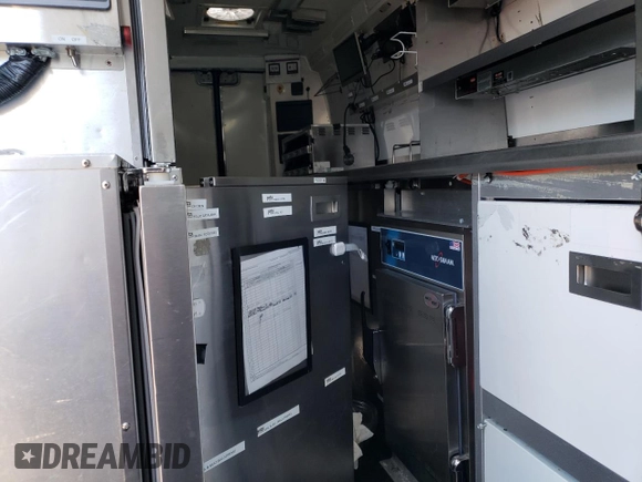 2021 Mercedes-Benz Sprinter with VIN W1W9ED3YXMT061558, listed as a Copart auction lot 53903504 with 19,035 mi miles and Clean Title. Bid and sale history available at DreamBid. Image 6.
