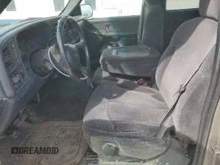 1999 Chevrolet Silverado 2500 LS z VIN 1GCGK29UXXE212282, wystawiony jako Copart lot #54422125 z przebiegiem 196 947 mil mil oraz Szkoda całkowita • Salvage title. Historia ofert i sprzedaży dostępna na DreamBid. Obrazek 7.
