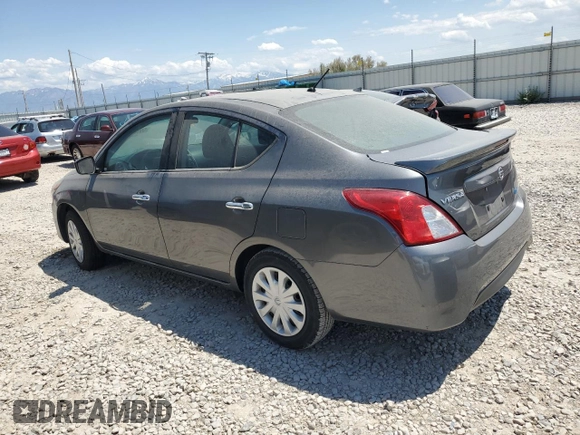 2016 Nissan Versa SV z VIN 3N1CN7AP1GL871542, wystawiony jako Copart lot #59985745 z przebiegiem 70 484 mil mil oraz Czysty tytuł • Clean title. Historia ofert i sprzedaży dostępna na DreamBid. Obrazek 2.