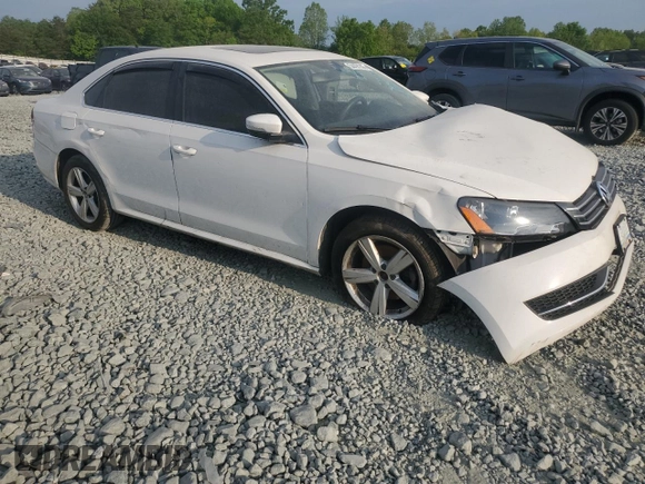 2012 Volkswagen Passat SE z VIN 1VWBP7A35CC084970, wystawiony jako Copart lot #54491265 z przebiegiem 75 497 mil mil oraz Szkoda całkowita • Salvage title. Historia ofert i sprzedaży dostępna na DreamBid. Obrazek 4.