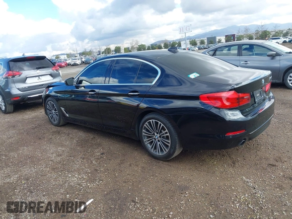 2018 BMW 5 Series 530i z VIN WBAJA5C54JWA38285, wystawiony jako IAAI lot #41390399 z przebiegiem 74 840 mil mil oraz . Historia ofert i sprzedaży dostępna na DreamBid. Obrazek 14.