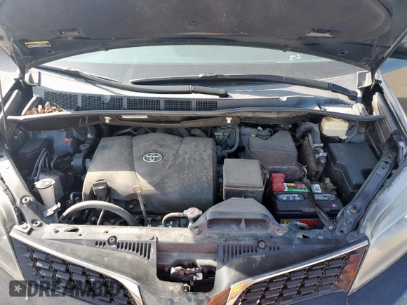 2018 Toyota Sienna SE with VIN 5TDXZ3DC4JS916138, listed as a Copart auction lot 57165495 with 120,764 mi miles and Salvage title. Bid and sale history available at DreamBid. Image 12.
