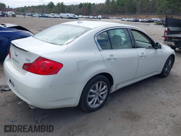 2007 Infiniti G35 Sedan G35x with VIN JNKBV61F77M804832, listed as a IAAI auction lot 42071592 with 140,728 mi miles. Bid and sale history available at carsss.com. Image 4.