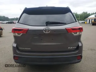 2018 Toyota Highlander SE with VIN 5TDJZRFH1JS816807, listed as a Copart auction lot 57179805 with 92,327 mi miles and Salvage title. Bid and sale history available at DreamBid. Image 6.
