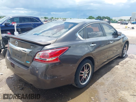 2013 Nissan Altima SV with VIN 1N4AL3AP8DN578581, listed as a IAAI auction lot 42705302 with 107,769 mi miles and . Bid and sale history available at DreamBid. Image 4.