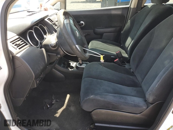 2011 Nissan Versa S z VIN 3N1BC1CP4BL433182, wystawiony jako Copart lot #59386335 z przebiegiem 174 762 mil mil oraz Szkoda całkowita • Salvage title. Historia ofert i sprzedaży dostępna na DreamBid. Obrazek 7.