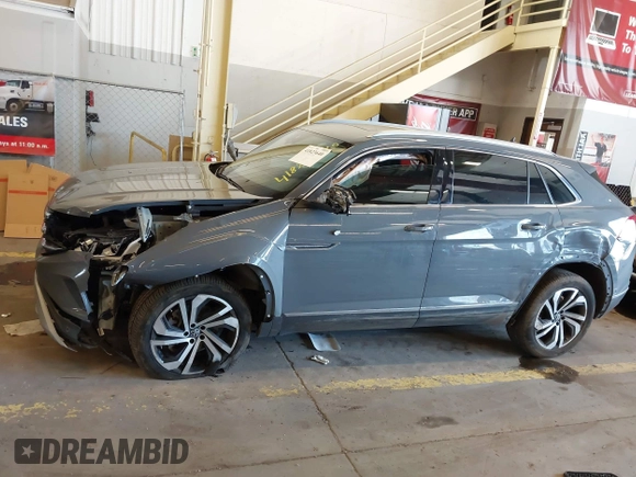 2021 Volkswagen Atlas SEL Premium with VIN 1V2TE2CA8MC207933, listed as a IAAI auction lot 41823640 with 64,425 mi miles and . Bid and sale history available at DreamBid. Image 14.