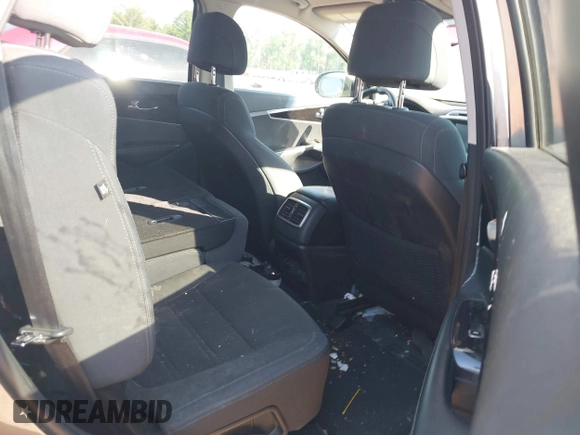 2017 Kia Sorento LX with VIN 5XYPG4A32HG294131, listed as a IAAI auction lot 42079685 with 106,166 mi miles. Bid and sale history available at carsss.com. Image 8.