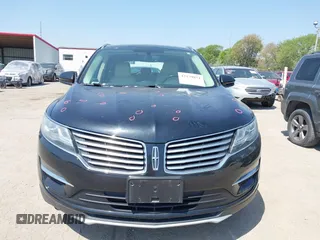 2015 Lincoln MKC z VIN 5LMTJ2AH1FUJ07790, wystawiony jako IAAI lot #42179874 z przebiegiem 47 945 mil mil oraz . Historia ofert i sprzedaży dostępna na DreamBid. Obrazek 12.