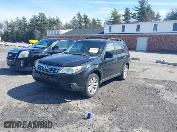 2013 Subaru Forester 2.5X Premium with VIN JF2SHADC6DH441989, listed as a IAAI auction lot 41904752 with 201,903 mi miles. Bid and sale history available at carsss.com. Image 2.
