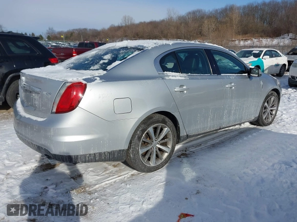 2011 Lincoln MKS z VIN 1LNHL9DR9BG610248, wystawiony jako IAAI lot #41616241 z przebiegiem 152 530 mil mil oraz . Historia ofert i sprzedaży dostępna na DreamBid. Obrazek 4.