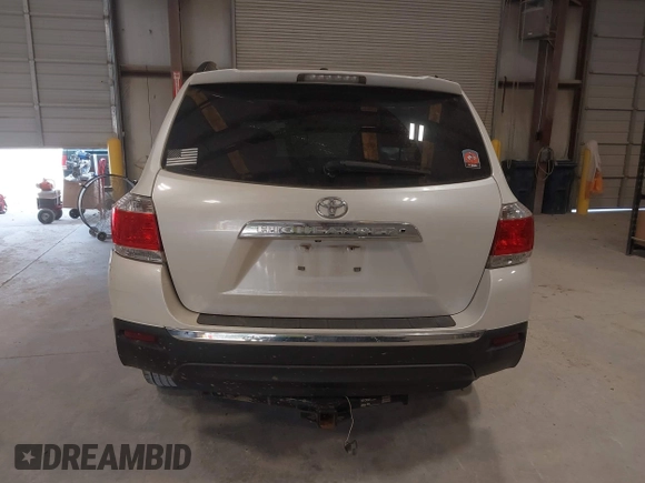 2013 Toyota Highlander Limited z VIN 5TDYK3EH1DS121622, wystawiony jako IAAI lot #42272380 z przebiegiem 191 400 mil mil oraz . Historia ofert i sprzedaży dostępna na DreamBid. Obrazek 16.