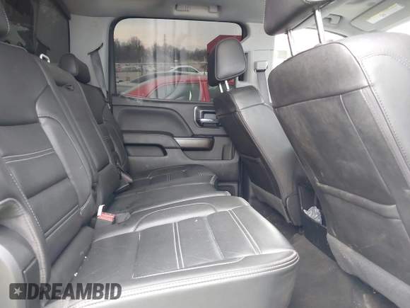 2018 GMC Sierra 2500HD Denali z VIN 1GT12UEY3JF229968, wystawiony jako IAAI lot #41679262 z przebiegiem 126 946 mil mil oraz . Historia ofert i sprzedaży dostępna na DreamBid. Obrazek 8.