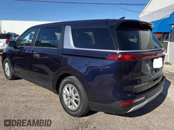 2022 Kia Carnival LXS with VIN KNDNB4H33N6146144, listed as a Copart auction lot 42622055 with 119,709 mi miles and Clean Title. Bid and sale history available at carsss.com. Image 3.