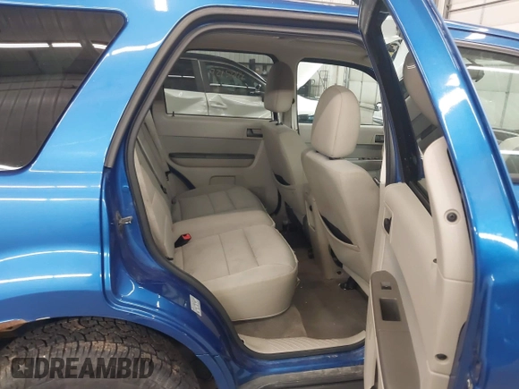 2011 Ford Escape XLT с VIN 1FMCU9DG2BKA08150, выставлен на аукционе IAAI как лот 42156966 с пробегом Не указан миль и . История ставок и продаж доступна на DreamBid. Изображение 8.