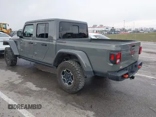 2022 Jeep Gladiator Mojave z VIN 1C6JJTEG8NL130971, wystawiony jako IAAI lot #41163074 z przebiegiem 47 142 mil mil oraz . Historia ofert i sprzedaży dostępna na DreamBid. Obrazek 3.