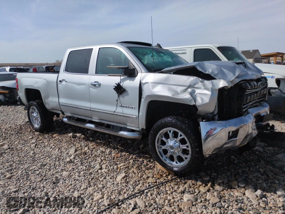 2019 Chevrolet Silverado 3500HD LTZ with VIN 1GC4KXEY0KF113515, listed as a Copart auction lot 52349795 with 190,915 mi miles and Salvage Title. Bid and sale history available at carsss.com. Image 4.
