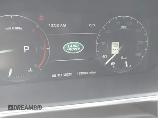 2016 Land Rover Range Rover HSE z VIN SALGS2KF7GA267218, wystawiony jako IAAI lot #42192844 z przebiegiem 103 930 mil mil oraz . Historia ofert i sprzedaży dostępna na DreamBid. Obrazek 7.