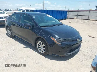 2024 Toyota Corolla LE z VIN 5YFB4MDEXRP104766, wystawiony jako IAAI lot #42521879 z przebiegiem 39 513 mil mil oraz . Historia ofert i sprzedaży dostępna na DreamBid. Obrazek 1.
