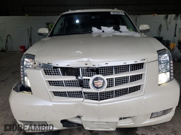 2013 Cadillac Escalade ESV Premium z VIN 1GYS4JEF9DR265575, wystawiony jako Copart lot #46358615 z przebiegiem 285 576 mil mil oraz Szkoda całkowita • Salvage title. Historia ofert i sprzedaży dostępna na DreamBid. Obrazek 5.