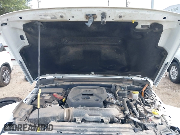 2024 Jeep Wrangler Sahara z VIN 1C4RJXP6XRW249035, wystawiony jako IAAI lot #42441640 z przebiegiem 34 128 mil mil oraz . Historia ofert i sprzedaży dostępna na DreamBid. Obrazek 10.