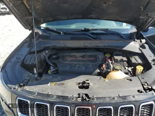 2018 Jeep Compass Sport z VIN 3C4NJCAB7JT204335, wystawiony jako Copart lot #63252625 z przebiegiem 182 978 mil mil oraz Czysty tytuł • Clean title. Historia ofert i sprzedaży dostępna na DreamBid. Obrazek 12.