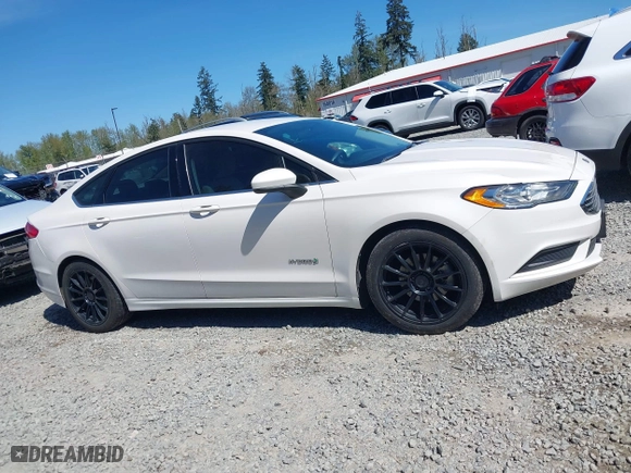 2018 Ford Fusion Hybrid SE with VIN 3FA6P0LU3JR226934, listed as a IAAI auction lot 42063065 with 126,683 mi miles. Bid and sale history available at carsss.com. Image 13.