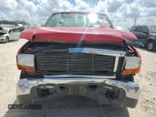 2000 Ford F-350 XL with VIN 3FTSW30F8YMA37190, listed as a Copart auction lot 67695694 with 555,401 mi miles and Salvage title. Bid and sale history available at DreamBid. Image 5.