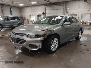 2018 Chevrolet Malibu LT z VIN 1G1ZD5ST0JF185111, wystawiony jako IAAI lot #41910563 z przebiegiem 84 784 mil mil oraz . Historia ofert i sprzedaży dostępna na DreamBid. Obrazek 2.