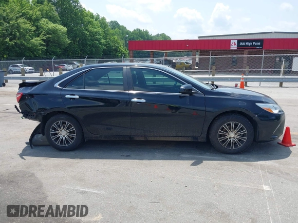 2015 Toyota Camry XLE z VIN 4T1BF1FK3FU089923, wystawiony jako IAAI lot #42285166 z przebiegiem 109 631 mil mil oraz . Historia ofert i sprzedaży dostępna na DreamBid. Obrazek 13.