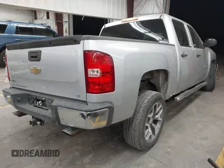 2011 Chevrolet Silverado 1500 LT with VIN 3GCPCSE02BG286250, listed as a IAAI auction lot 41761434 with 182,642 mi miles and . Bid and sale history available at DreamBid. Image 4.