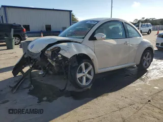 2006 Volkswagen New Beetle Coupe with VIN 3VWSW31C66M422925, listed as a Copart auction lot 72940764 with 122,244 mi miles and Salvage Title. Bid and sale history available at carsss.com. Image 1.