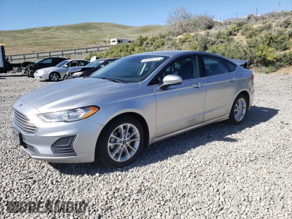2020 Ford Fusion SE z VIN 3FA6P0LU3LR267311, wystawiony jako Copart lot #56350115 z przebiegiem 53 359 mil mil oraz Szkoda całkowita • Salvage title. Historia ofert i sprzedaży dostępna na DreamBid. Obrazek 1.