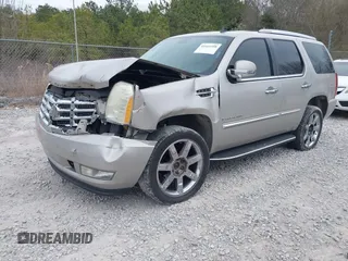 2007 Cadillac Escalade z VIN 1GYFK63897R173007, wystawiony jako IAAI lot #41661358 z przebiegiem 275 328 mil mil oraz . Historia ofert i sprzedaży dostępna na DreamBid. Obrazek 2.