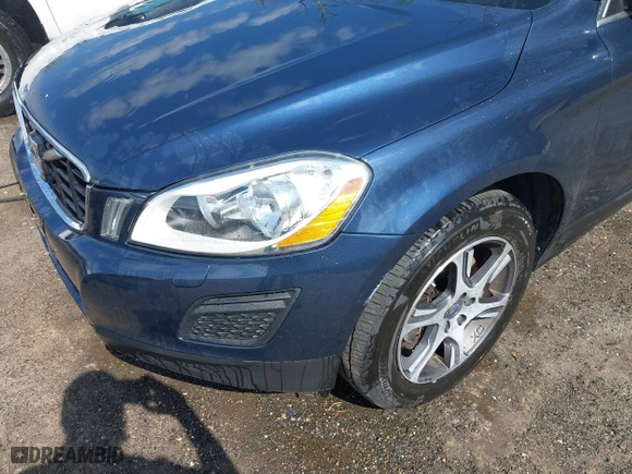 2013 Volvo XC60 T6 with VIN YV4902DZ9D2441547, listed as a IAAI auction lot 42028493 with 106,212 mi miles. Bid and sale history available at carsss.com. Image 6.