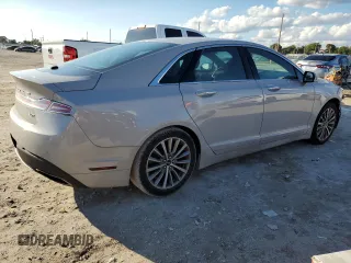 2020 Lincoln MKZ Standard with VIN 3LN6L5A95LR612884, listed as a Copart auction lot 46570565 with 34,033 mi miles and Salvage Title. Bid and sale history available at DreamBid. Image 3.