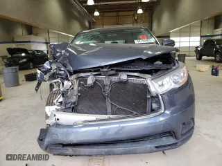 2016 Toyota Highlander LE with VIN 5TDBKRFH2GS267085, listed as a Copart auction lot 48746945 with 166,458 mi miles and Salvage Title. Bid and sale history available at carsss.com. Image 5.