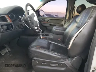 2010 Chevrolet Avalanche LT with VIN 3GNNCFE02AG275656, listed as a Copart auction lot 84417574 with 191,476 mi miles and Salvage Title. Bid and sale history available at carsss.com. Image 7.