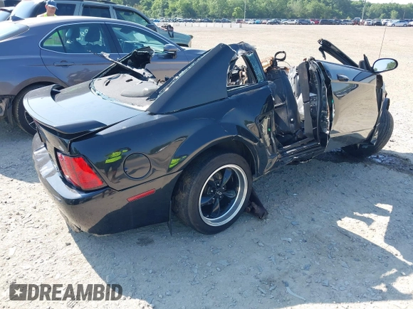 2002 Ford Mustang GT Deluxe with VIN 1FAFP42X52F185384, listed as a IAAI auction lot 42475600 with Not provided miles and . Bid and sale history available at DreamBid. Image 4.