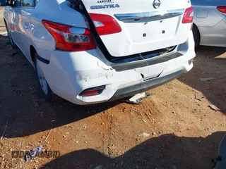 2019 Nissan Sentra S z VIN 3N1AB7AP8KY379747, wystawiony jako IAAI lot #41376492 z przebiegiem 92 328 mil mil oraz . Historia ofert i sprzedaży dostępna na DreamBid. Obrazek 6.