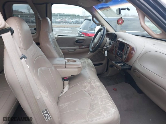2000 Ford F-150 XL with VIN 1FTRX18W9YNA63551, listed as a IAAI auction lot 41446703 with 1 mi miles. Bid and sale history available at carsss.com. Image 5.