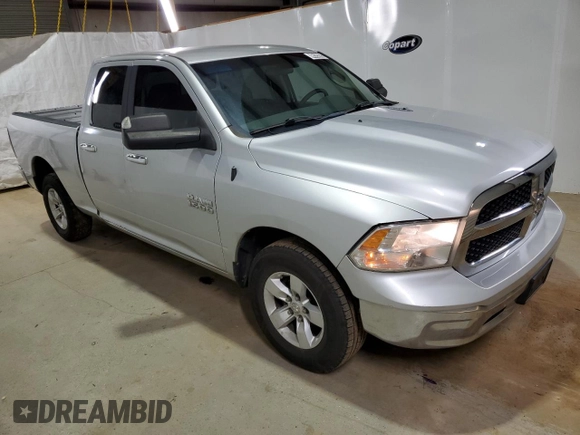 2018 Ram 1500 SLT z VIN 1C6RR6GG8JS126834, wystawiony jako Copart lot #46529825 z przebiegiem 190 240 mil mil oraz Czysty tytuł • Clean title. Historia ofert i sprzedaży dostępna na DreamBid. Obrazek 4.