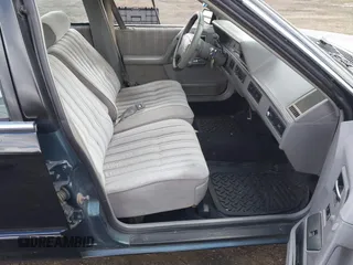 1994 Oldsmobile Cutlass Ciera S z VIN 1G3AG55MXR6379463, wystawiony jako IAAI lot #42000577 z przebiegiem 152 237 mil mil oraz . Historia ofert i sprzedaży dostępna na DreamBid. Obrazek 5.