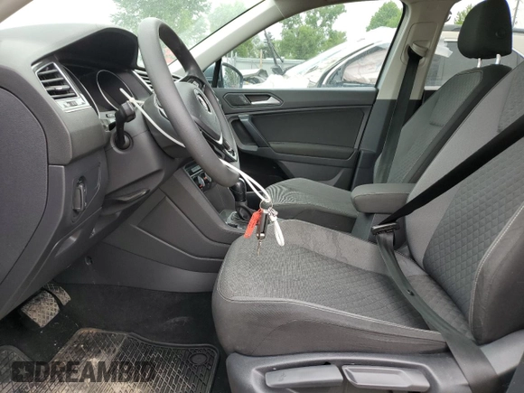 2021 Volkswagen Tiguan S z VIN 3VV1B7AX5MM062422, wystawiony jako Copart lot #54876425 z przebiegiem 114 550 mil mil oraz Nie do naprawy • Non repairable. Historia ofert i sprzedaży dostępna na DreamBid. Obrazek 7.
