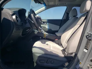 2023 Hyundai Kona SEL z VIN KM8K33AG2PU167360, wystawiony jako Copart lot #56318685 z przebiegiem Nie podano mil oraz Szkoda całkowita • Salvage title. Historia ofert i sprzedaży dostępna na DreamBid. Obrazek 7.