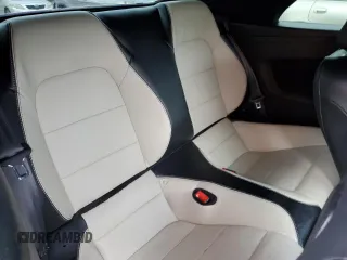 2020 Ford Mustang EcoBoost z VIN 1FATP8UH9L5137734, wystawiony jako Copart lot #52444625 z przebiegiem 59 980 mil mil oraz Szkoda całkowita • Salvage title. Historia ofert i sprzedaży dostępna na DreamBid. Obrazek 10.