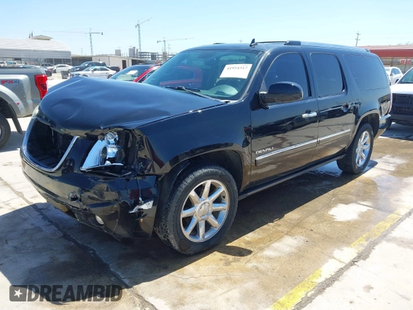 2011 GMC Yukon XL Denali z VIN 1GKS2MEFXBR332506, wystawiony jako IAAI lot #41954317 z przebiegiem 178 036 mil mil oraz . Historia ofert i sprzedaży dostępna na DreamBid. Obrazek 2.