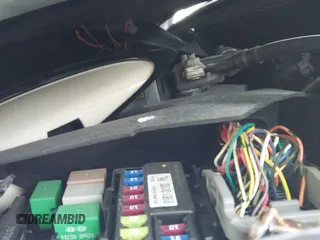 2013 Hyundai Elantra GLS z VIN 5NPDH4AE2DH305374, wystawiony jako IAAI lot #41138613 z przebiegiem 143 906 mil mil oraz . Historia ofert i sprzedaży dostępna na DreamBid. Obrazek 19.