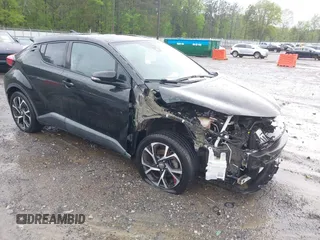 2018 Toyota C-HR XLE with VIN NMTKHMBX4JR032773, listed as a IAAI auction lot 41957588 with 100,691 mi miles. Bid and sale history available at carsss.com. Image 1.