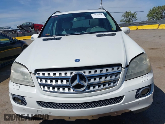 2008 Mercedes-Benz M 350 z VIN 4JGBB86E18A419416, wystawiony jako IAAI lot #42140361 z przebiegiem 257 125 mil mil oraz . Historia ofert i sprzedaży dostępna na DreamBid. Obrazek 6.